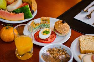 Comida no hotel ou em algum lugar perto