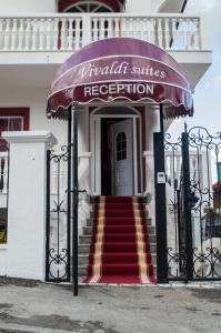 Η πρόσοψη ή η είσοδος του Apartmani Vivaldi Niš