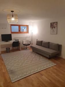 Setusvæði á 80m2 Garten-Duplexwohnung in Altperlach