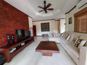 ภาพในคลังภาพของ Neramit 3 bedroom pool villa ในเมืองภูเก็ต