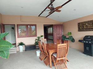 ภาพในคลังภาพของ Neramit 3 bedroom pool villa ในเมืองภูเก็ต