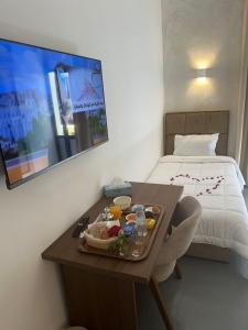 Jídlo v hotelu nebo okolí + 10 fotografií