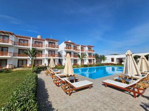 Bazén v ubytování Hotel La Colina nebo v jeho okolí