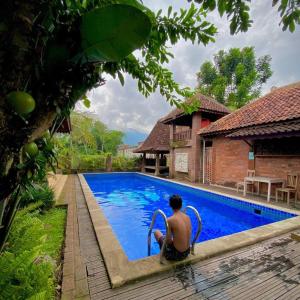 Piscina di The Amrta Borobudur o nelle vicinanze