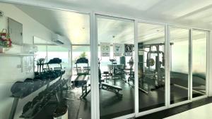 Fitness centrum a/nebo fitness zařízení v ubytování B14 Pool Access Partial Seaview 2brs 1 bath at Karon