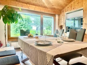 Posezení v ubytování Chasa Stefania, modernes Engadiner Haus mit Wellness und Sauna