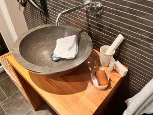 Koupelna v ubytování Deluxe Zimmer in Privatwohnung an zentraler Lage + 18 fotografií