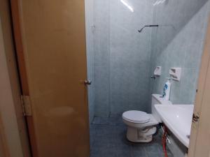 Koupelna v ubytování Shamila Islamic Homestay