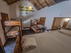 Postel nebo postele na pokoji v ubytování Casa de Olas Hostel