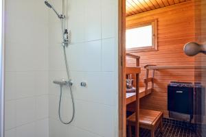 Koupelna v ubytování Wanha Rojola + 37 fotografií