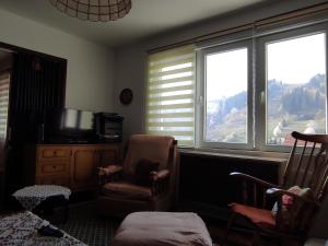 A general mountain view or a mountain view taken from Az apartmant