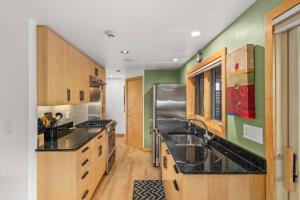 Dapur atau dapur kecil di Le Chamonix #11 Aspen Highlands