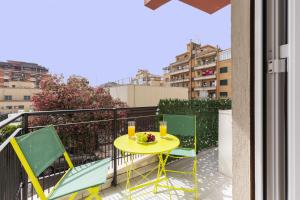 Balkon oz. terasa v nastanitvi Hostly-Libia Light Lodge-10min Metro to Colosseum