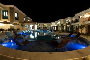 A piscina localizada em Resende Imperial Hotel & Spa ou nos arredores