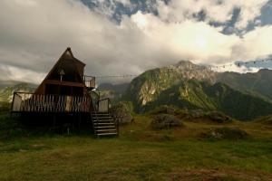Afbeelding uit fotogalerij van Outside Kazbegi in Kazbegi