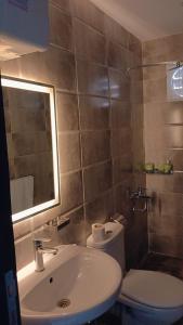 Bilik mandi di Pyramids Way Inn