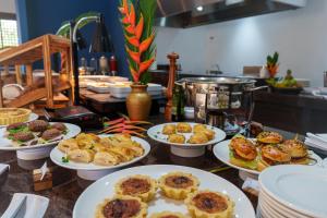 Comida no hotel ou em algum lugar perto