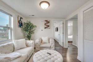 Gallery image of Dog-Friendly Blue Island Apt with Backyard! in Blue Island