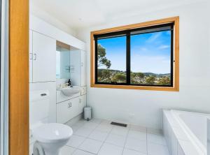 Ένα μπάνιο στο Leura Bayview Retreat - close to CBD&Air port +33 φωτογραφίες
