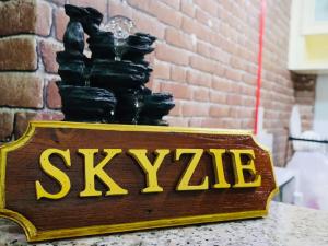 Certificato, attestato, insegna o altro documento esposto da Skyzie nimman with airport pick up