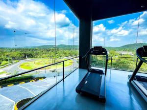 Fitness centrum a/nebo fitness zařízení v ubytování Bell Suite - KLIA Transit Hub - ERL Salak Tinggi Station - Sepang