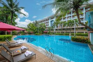 Bazén v ubytování Dongguan Marriott Hotel nebo v jeho okolí