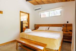 Кровать или кровати в номере Casa PlayaAzul, walk to the beach, 3 rooms