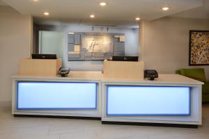 Ο χώρος του λόμπι ή της ρεσεψιόν στο Holiday Inn Express Danville by IHG +36 φωτογραφίες