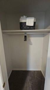 Mynd úr myndasafni af Cozy 2BR sleeps 6 near ECU Stadium and Hospital í Greenville