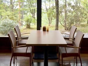 Zahrada ubytování Route Inn Grantia Hidatakayama Wakura no yado