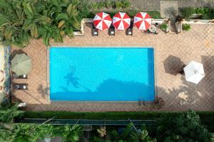 Bazén v ubytování Oriental Palace Apartments Hanoi nebo v jeho okolí