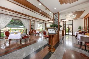 Restaurace v ubytování Oriental Palace Apartments Hanoi