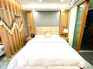 丽江青曼客栈客房内的一张或多张床位