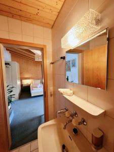 Ένα μπάνιο στο Hotel Wildbach Brienz