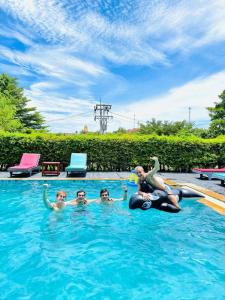 Bazén v ubytování Chill Inn Samui Hostel and Restaurant nebo v jeho okolí
