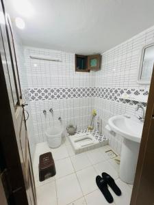 Gallery image of Chandi Hotel and Apartments in Peshawar +5 photos
