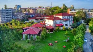 an aerial view of a house with a yard at Vila Roxana Eforie Nord in Eforie Nord