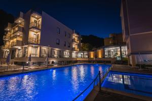 Basen w obiekcie Hotel San Pietro lub w pobliżu
