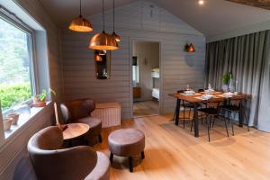 Χώρος καθιστικού στο Lite hus 40 minutter unna Bergen