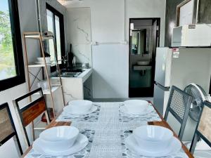 Kuchyň nebo kuchyňský kout v ubytování Baankao Resort Rayong