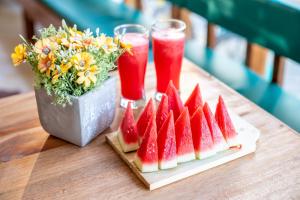 Jídlo v hotelu nebo okolí + 29 fotografií