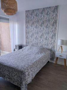 Posteľ alebo postele v izbe v ubytovaní studio calme et paisible avec piscine et parking privé + 9 fotografií