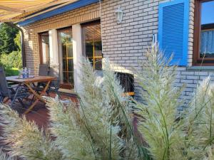 Fotografie z fotogalerie ubytování Ferienhaus Urlaub am Meer mit Terrasse, Balkon und großem Garten v destinaci Tating + 37 fotografií