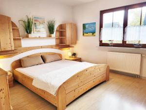 Fotografie z fotogalerie ubytování Ferienhaus Urlaub am Meer mit Terrasse, Balkon und großem Garten v destinaci Tating