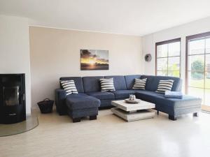 Fotografie z fotogalerie ubytování Ferienhaus Urlaub am Meer mit Terrasse, Balkon und großem Garten v destinaci Tating