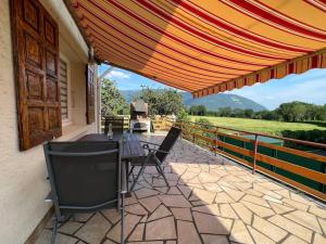 Balkón alebo terasa v ubytovaní Maison des Vues Imprenables, Jacuzzi, 1h15 Geneva