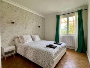Posteľ alebo postele v izbe v ubytovaní Maison des Vues Imprenables, Jacuzzi, 1h15 Geneva