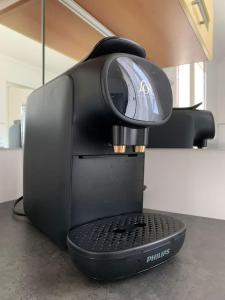Príslušenstvo na prípravu kávy alebo čaju v ubytovaní Maison des Vues Imprenables, Jacuzzi, 1h15 Geneva