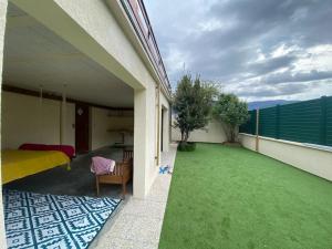 Balkón alebo terasa v ubytovaní Maison des Vues Imprenables, Jacuzzi, 1h15 Geneva