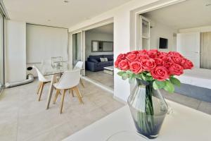 Posezení v ubytování Beautiful flat with sea view - Gassin